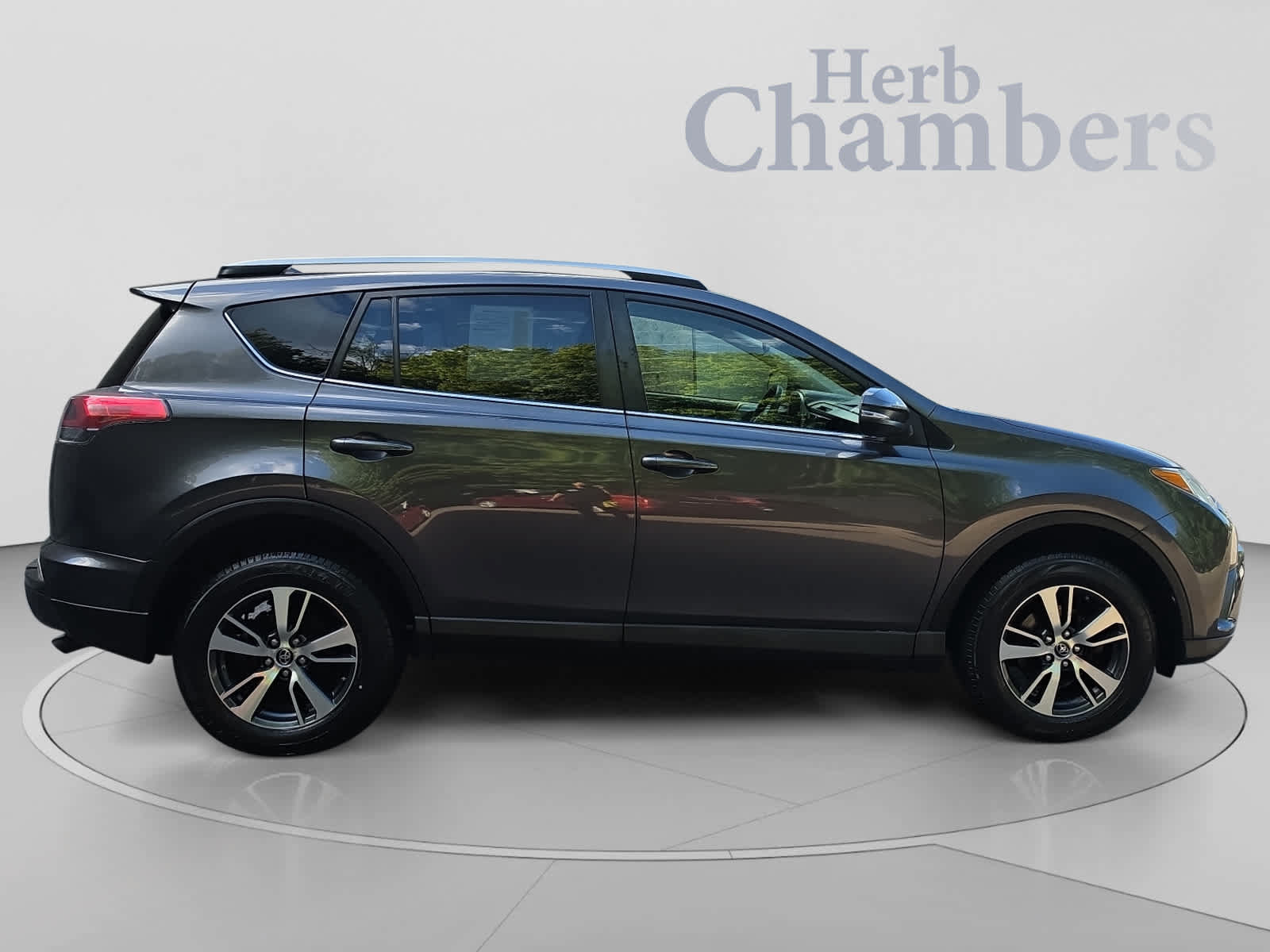 Used 2018 Toyota RAV4 XLE AWD/4WD image 12
