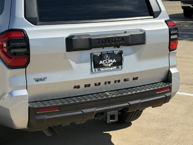 Used 2025 Toyota 4Runner SR5 AWD/4WD image 6