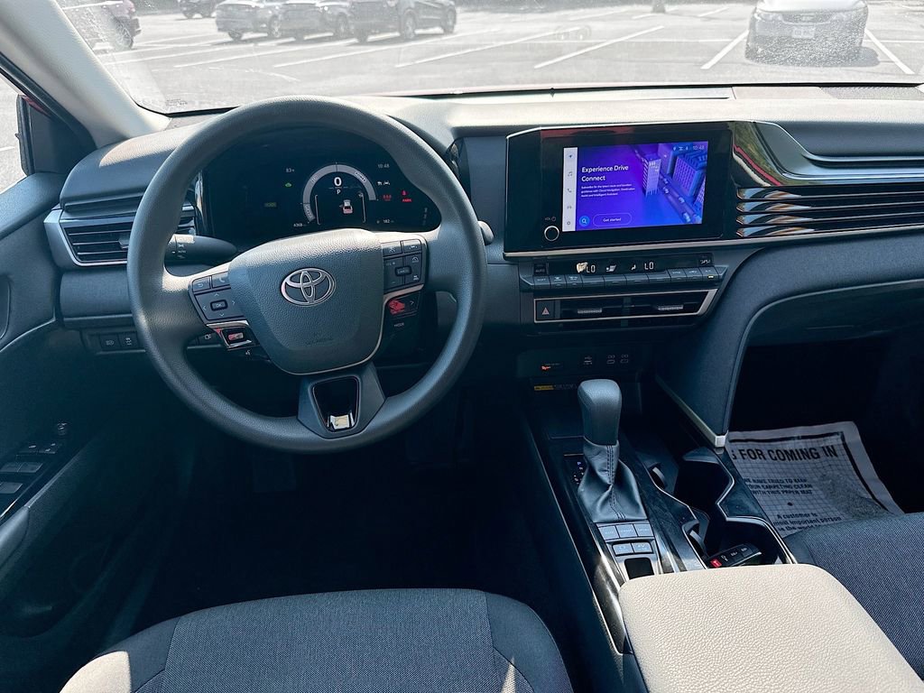 Used 2025 Toyota Camry LE image 28