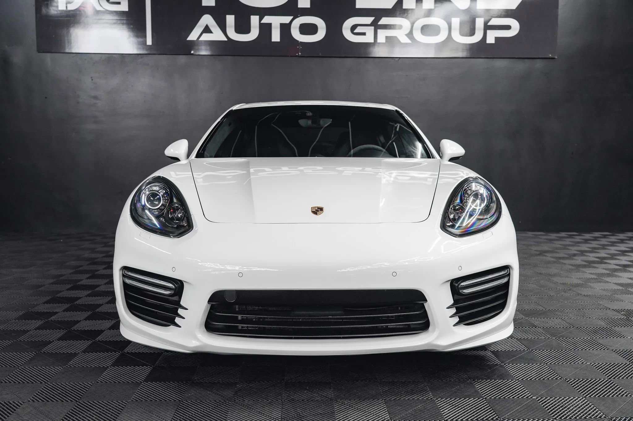 Used 2015 Porsche Panamera GTS w/ Premium Package Plus image 11