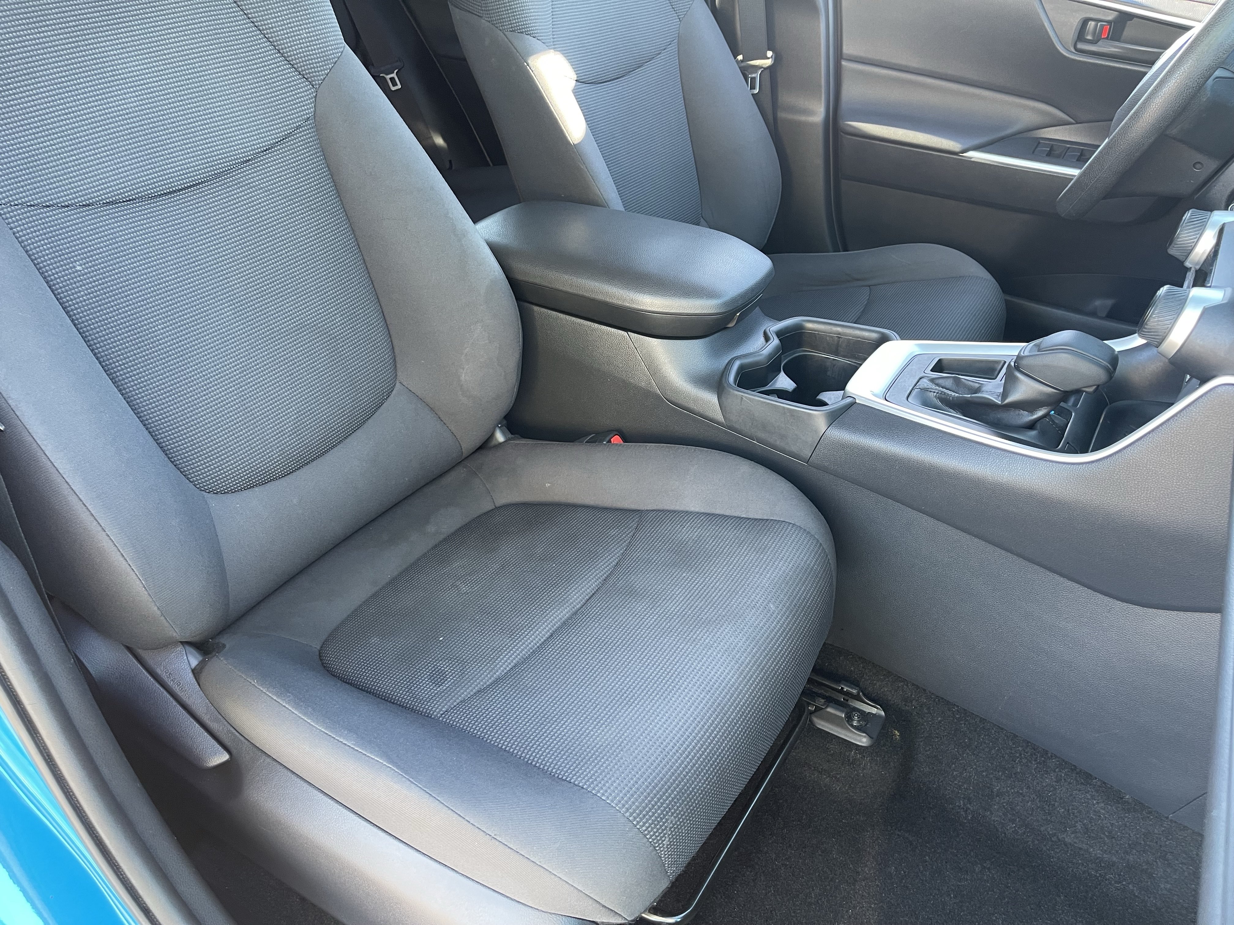 Used 2019 Toyota RAV4 LE w/ All Weather Liner Package FWD image 11
