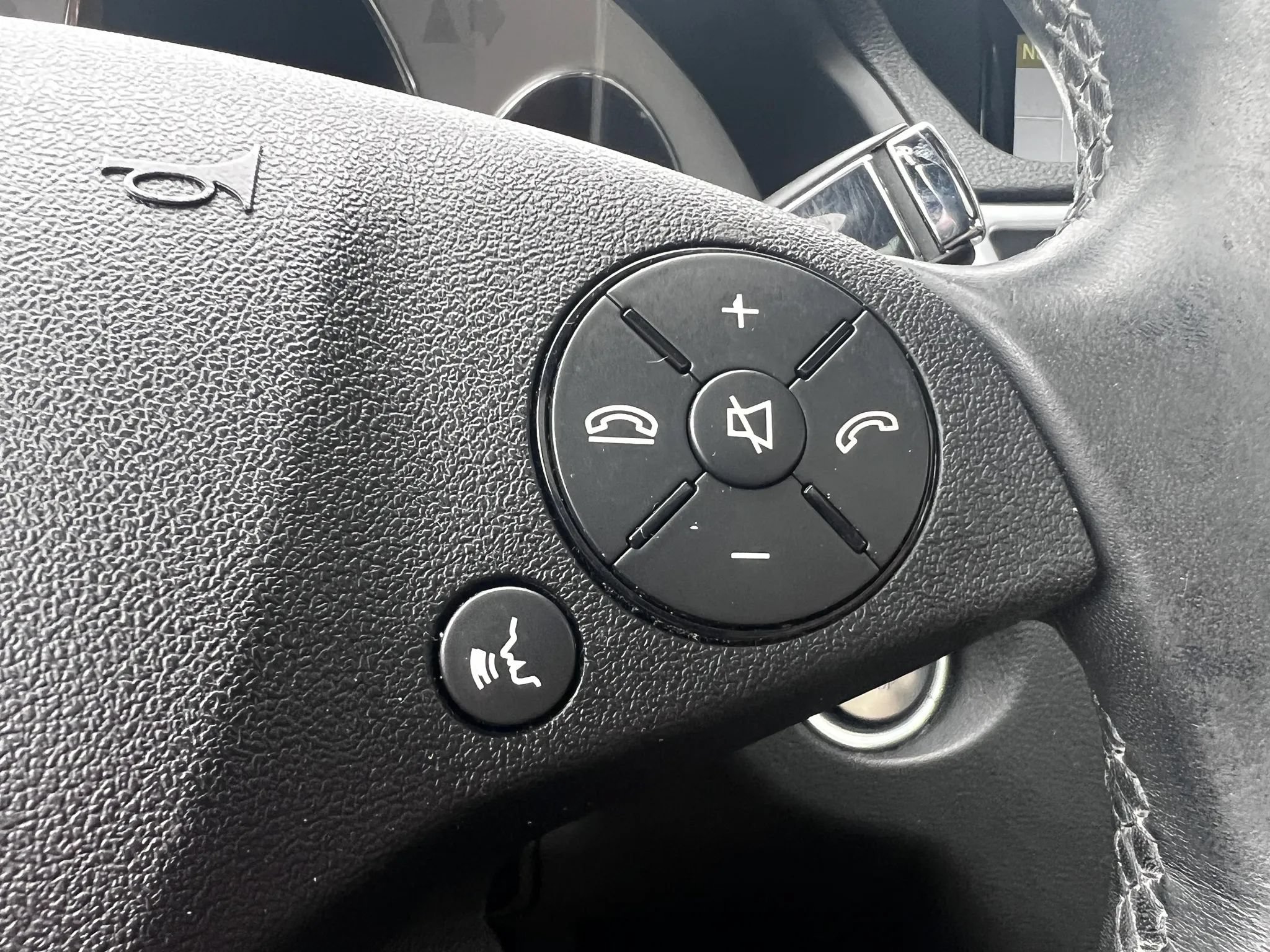 Used 2011 Mercedes-Benz E 550 Sedan image 37