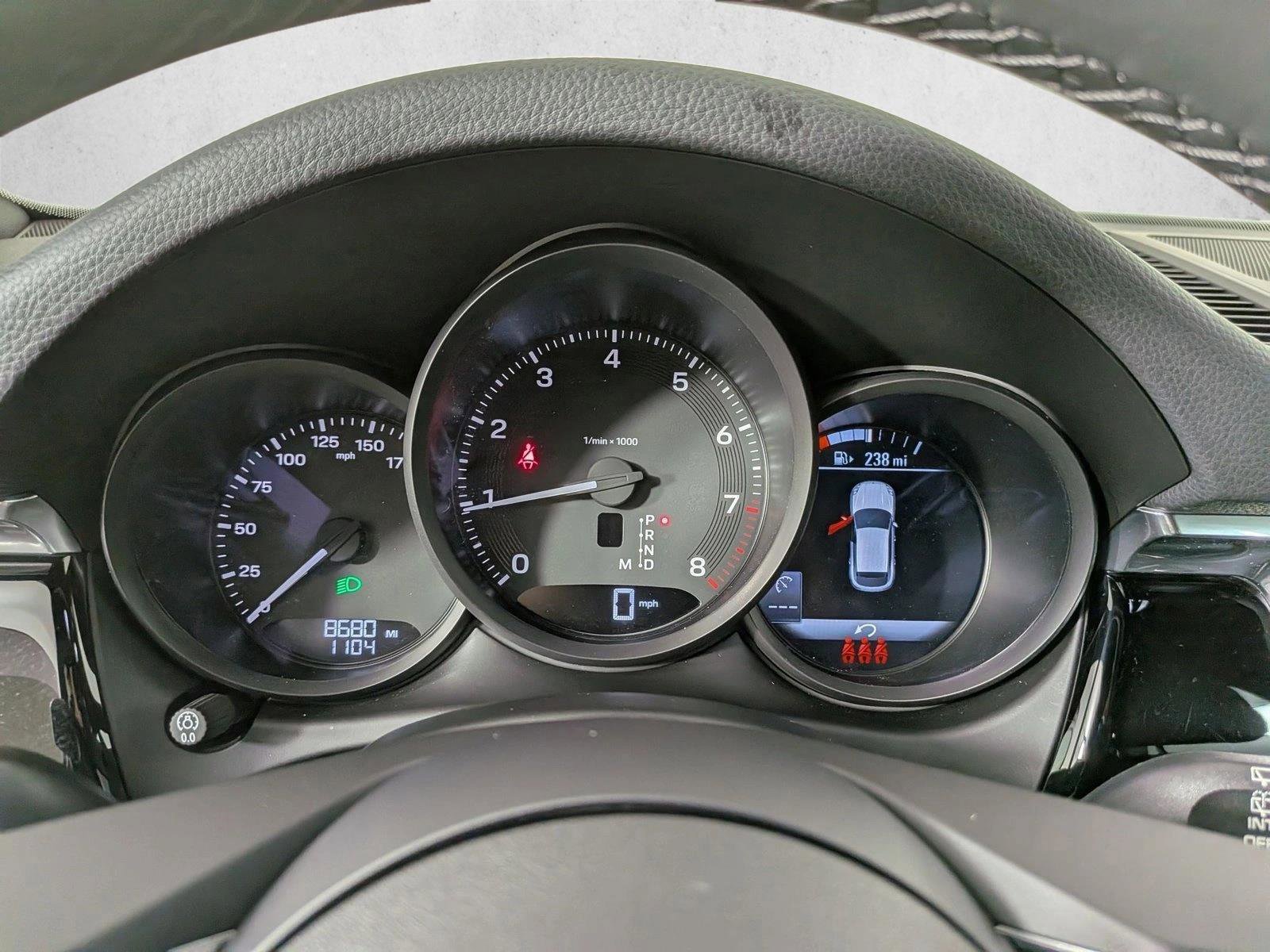 Certified 2025 Porsche Macan AWD/4WD image 16