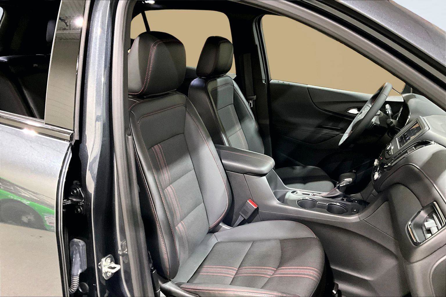 Used 2023 Chevrolet Equinox RS w/ LPO, Floor Liner Package image 8