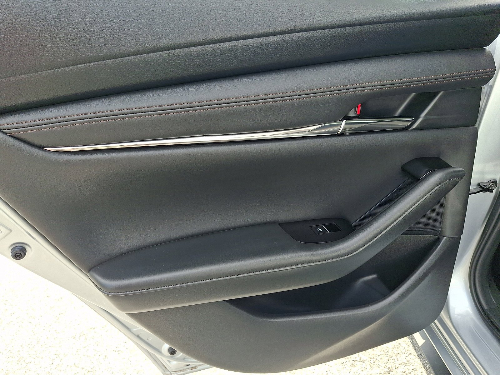 Used 2019 MAZDA MAZDA3 Sedan w/ Preferred Package image 12