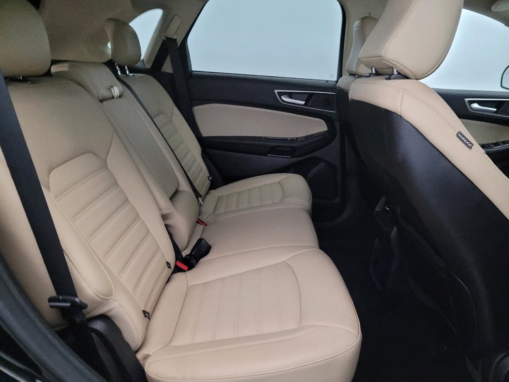 Used 2020 Ford Edge SEL image 19