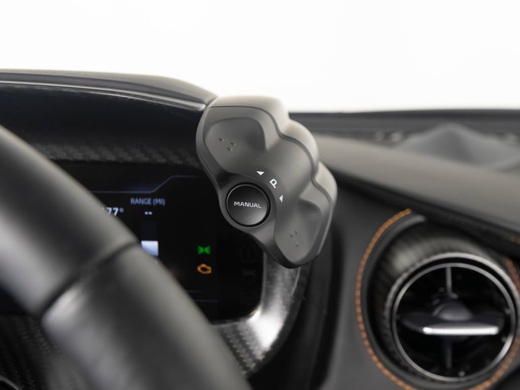 Used 2024 McLaren 750S Spider RWD image 18