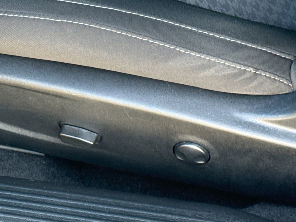 Used 2022 Dodge Challenger R/T w/ Performance Handling Group image 24