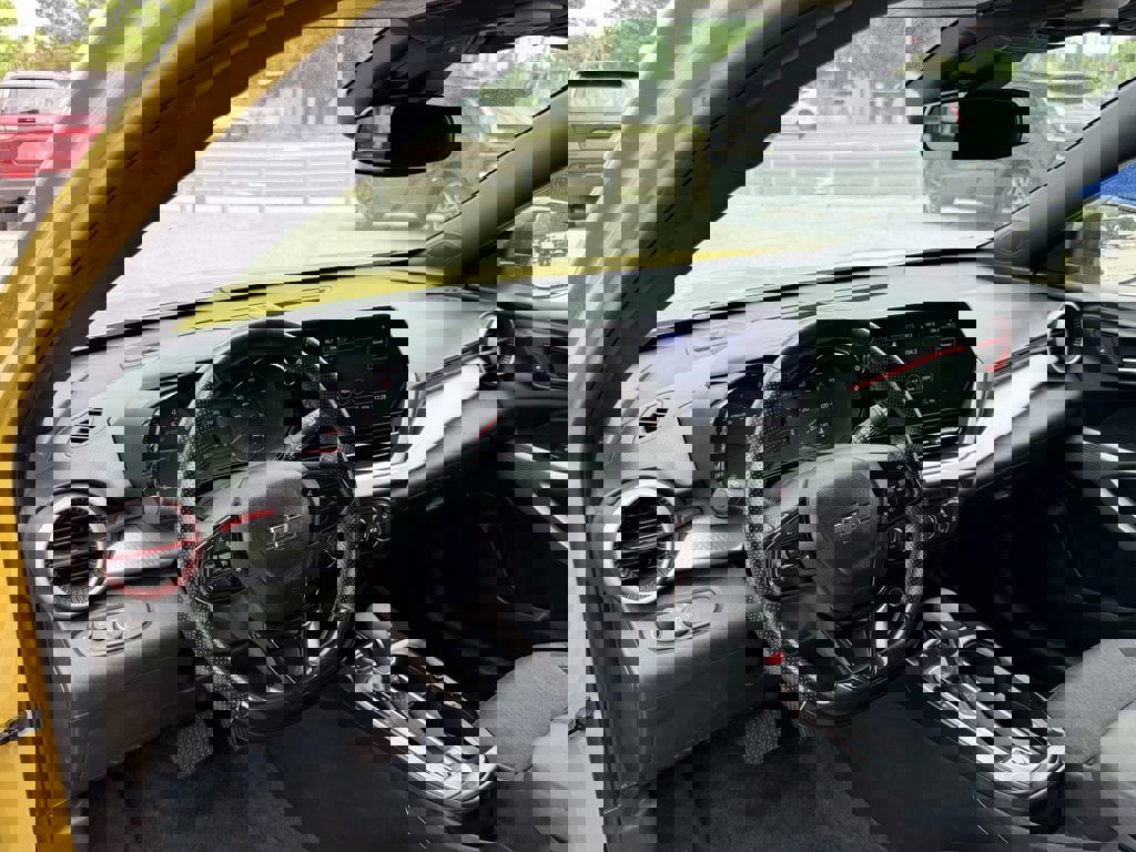 Certified 2024 Chevrolet Trax RS image 19