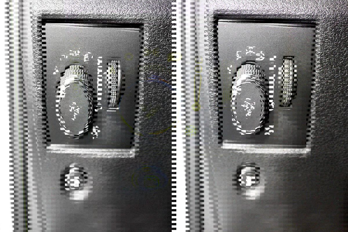 Used 2020 Jeep Grand Cherokee Altitude image 19