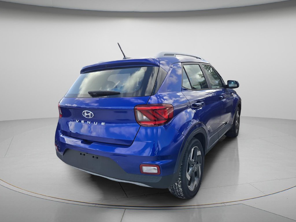 Certified 2024 Hyundai Venue SEL FWD image 7