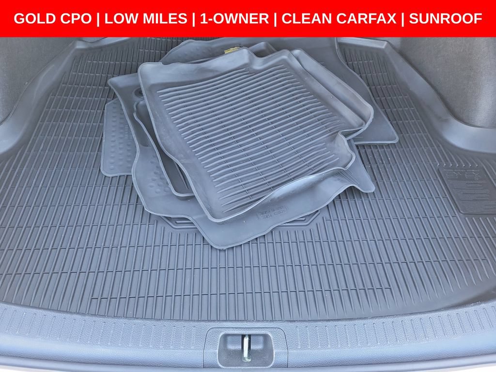 Used 2024 Toyota Corolla SE w/ SE Package FWD image 12