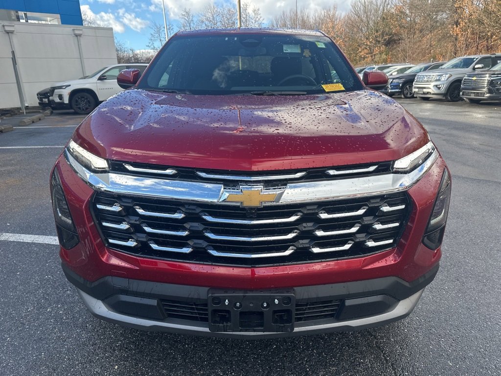 Used 2025 Chevrolet Equinox LT image 2