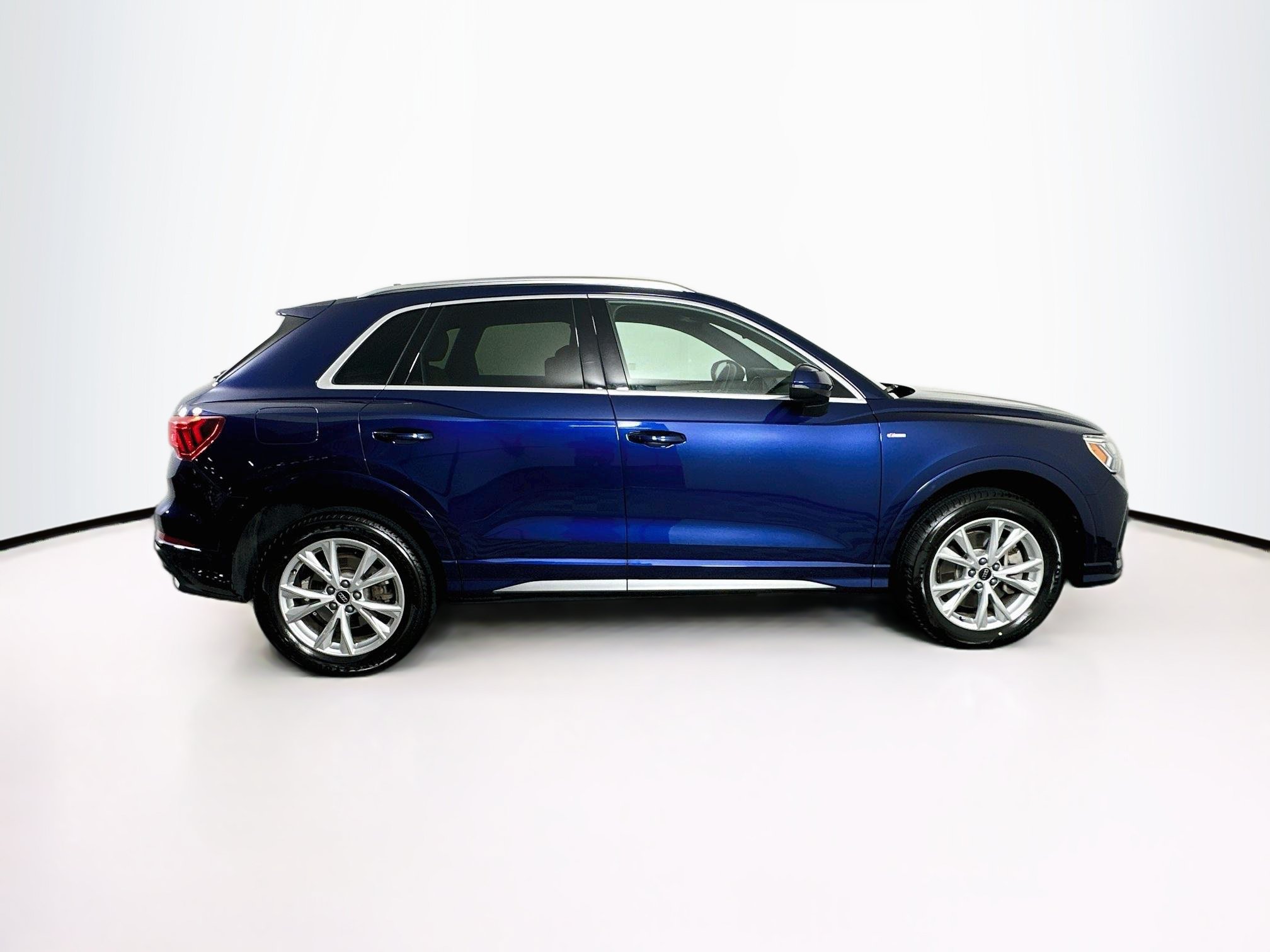 Used 2025 Audi Q3 2.0T Premium AWD/4WD image 10