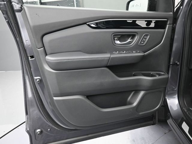 New 2025 Honda Pilot EX-L image 3