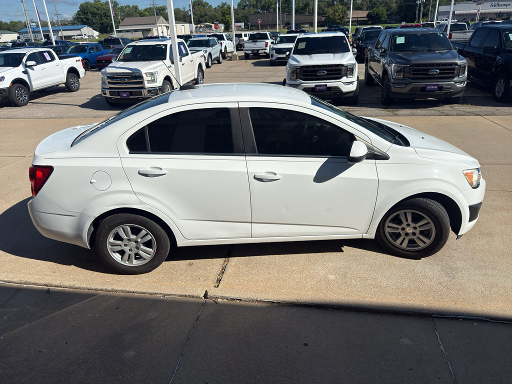 Used 2015 Chevrolet Sonic LT FWD image 5
