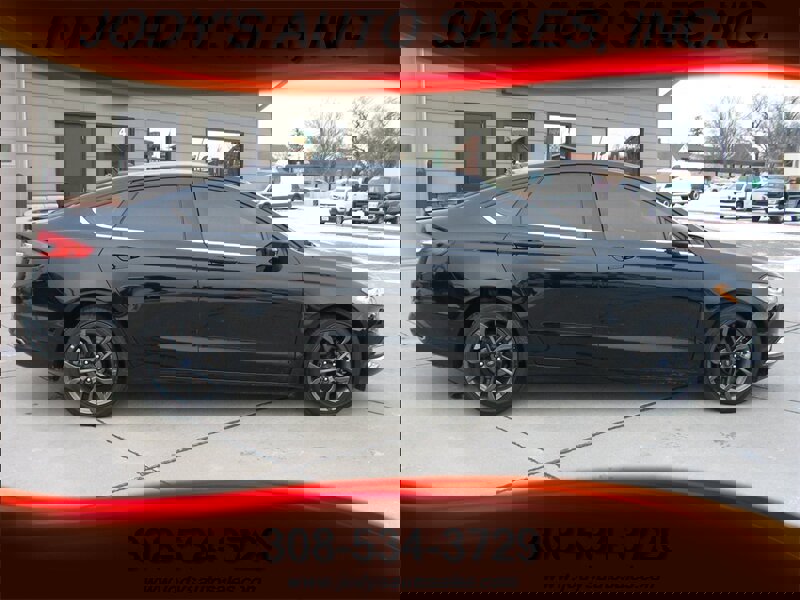 Used 2018 Ford Fusion SE w/ Equipment Group 201A image 32