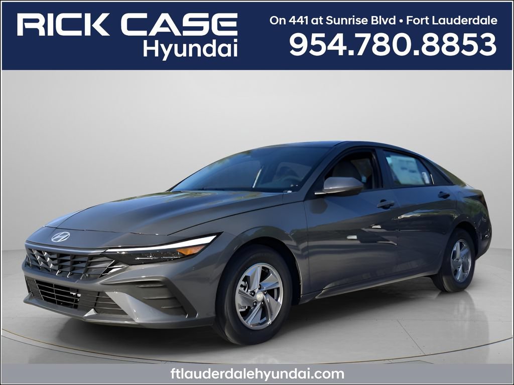 Used 2026 Hyundai Elantra SE FWD image 1
