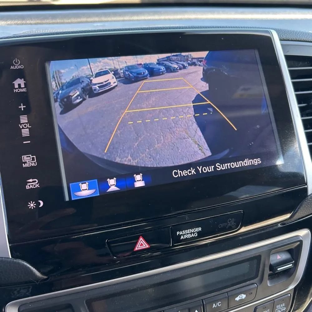 Used 2017 Honda Pilot Touring image 26