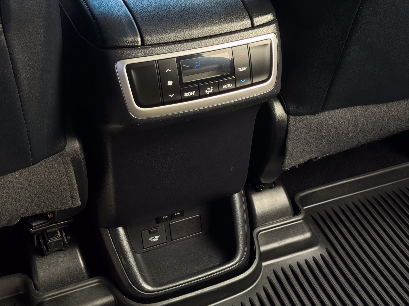 Used 2018 Toyota Highlander Limited AWD/4WD image 26