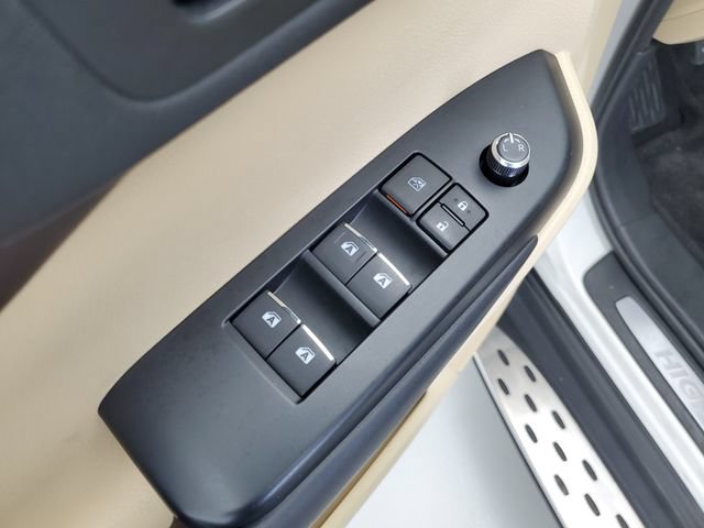 Used 2018 Toyota Highlander Limited FWD image 24