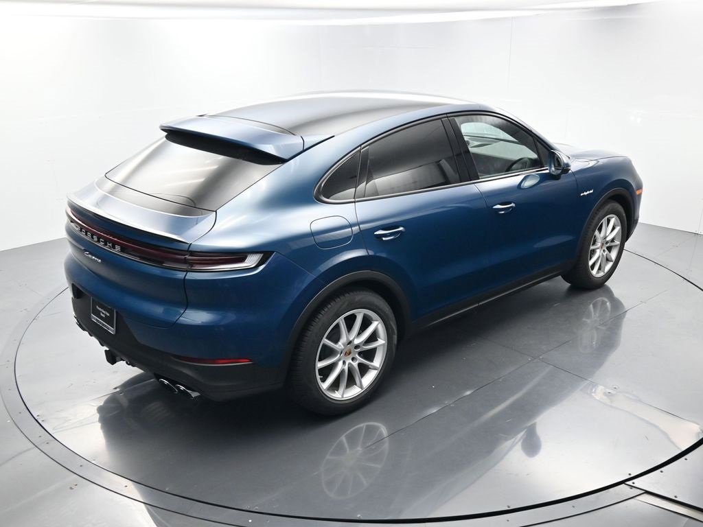 Used 2025 Porsche Cayenne image 42