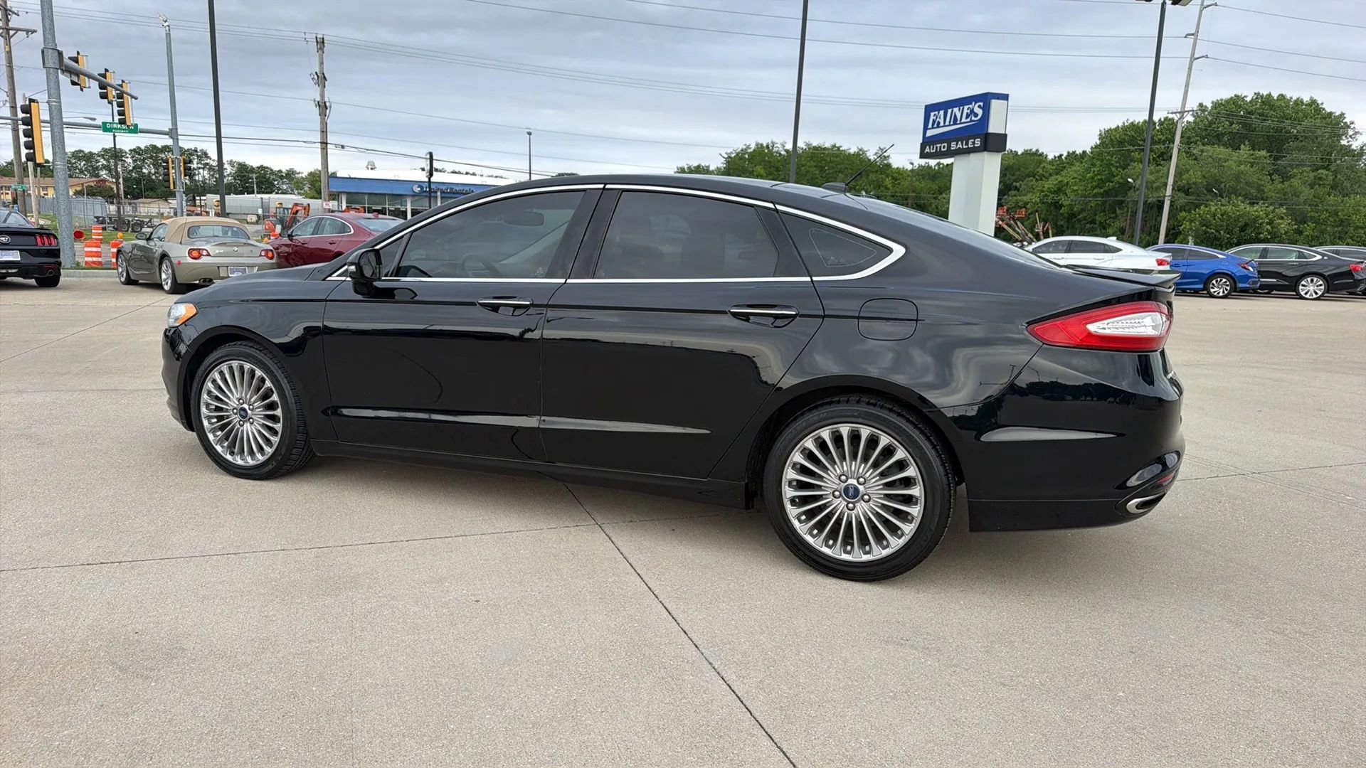 Used 2016 Ford Fusion Titanium FWD image 12