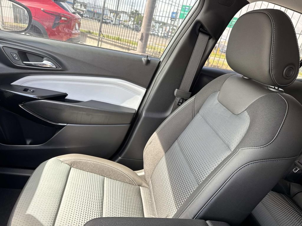 New 2026 Chevrolet Trax LT image 15