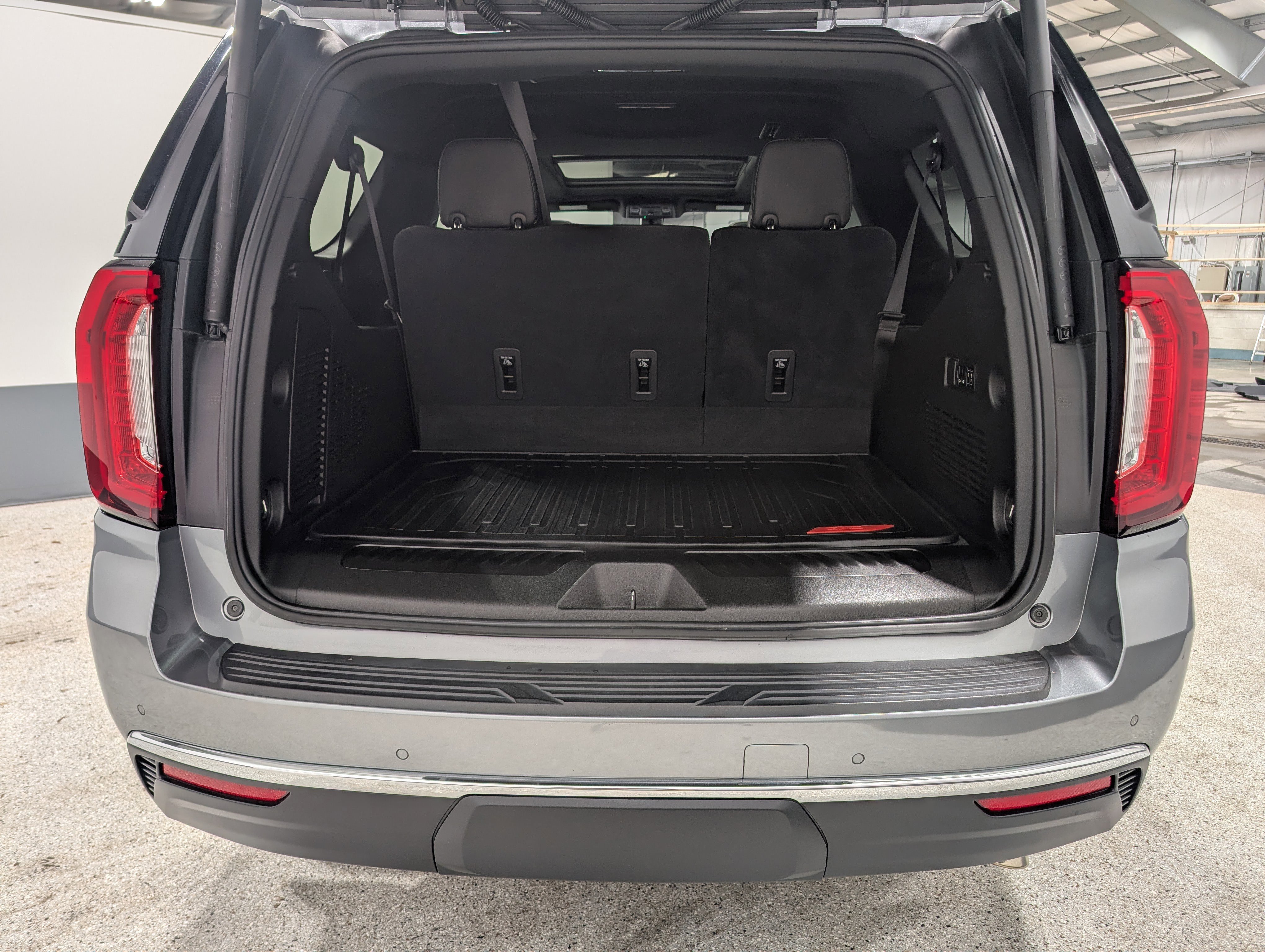 Used 2021 GMC Yukon XL SLT image 20