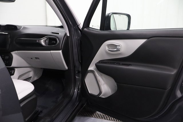 Certified 2022 Jeep Renegade Limited image 13