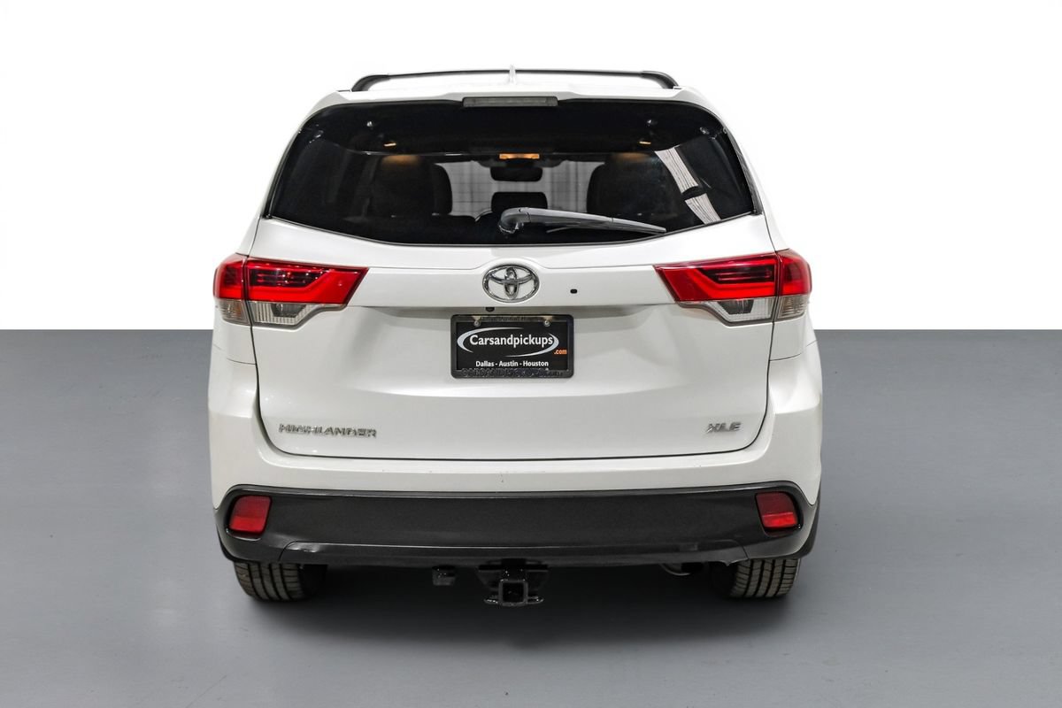 Used 2018 Toyota Highlander XLE FWD image 7