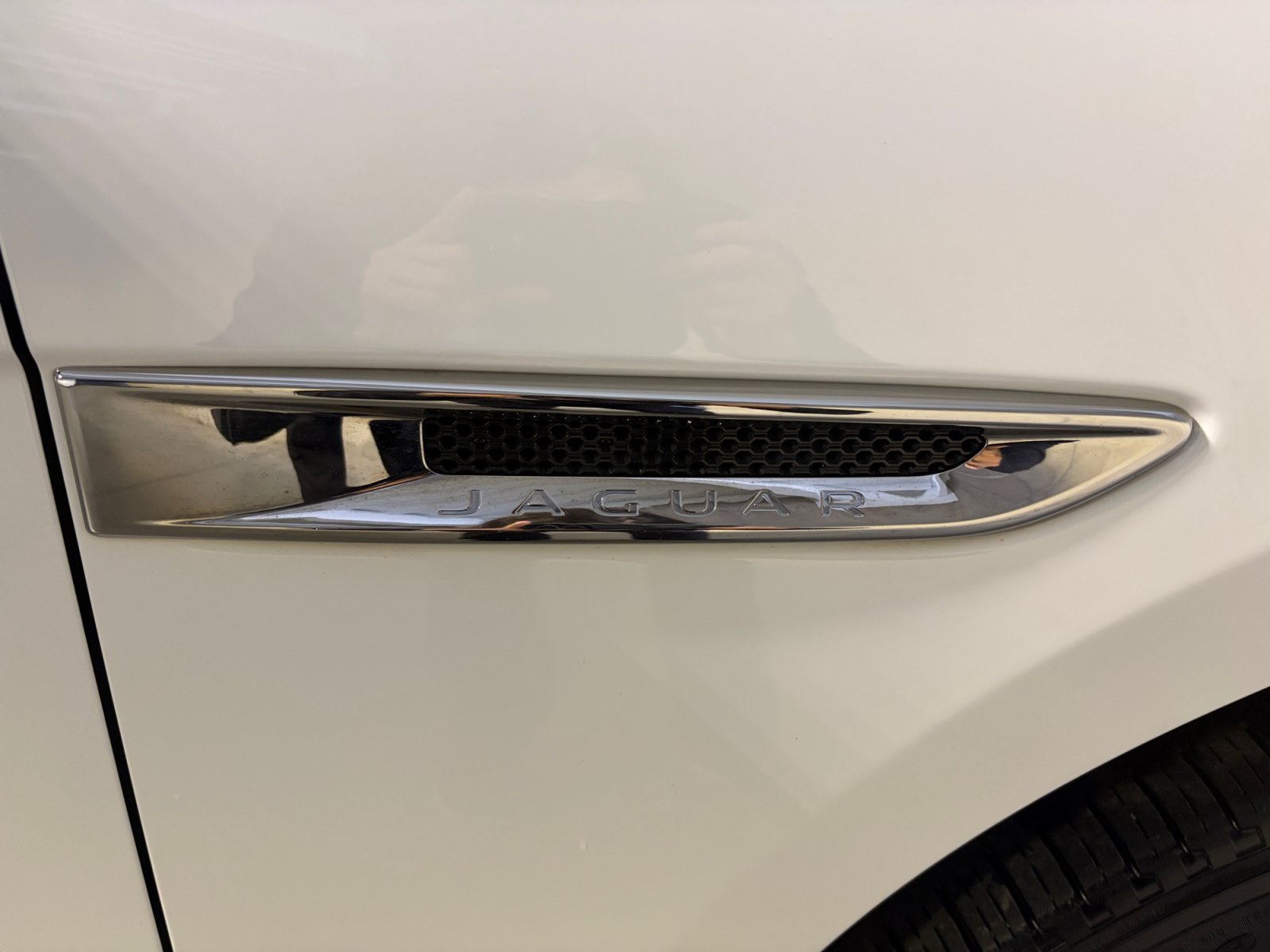 Used 2020 Jaguar F-PACE Premium AWD/4WD image 16