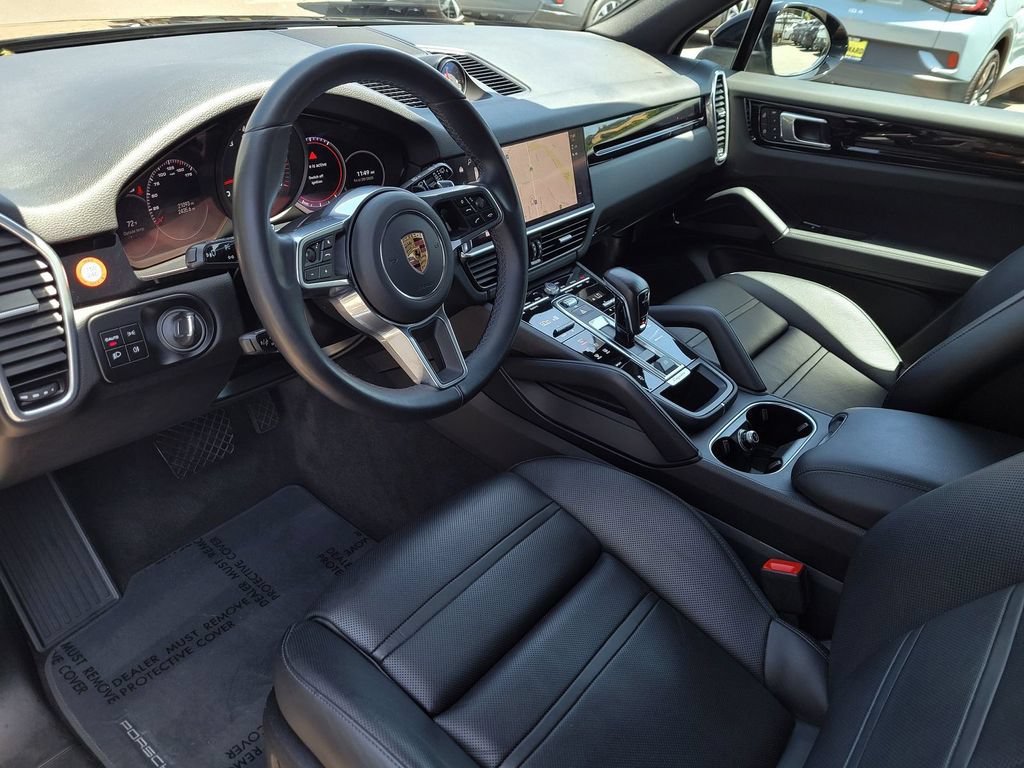 Used 2022 Porsche Cayenne w/ Premium Package AWD/4WD image 9