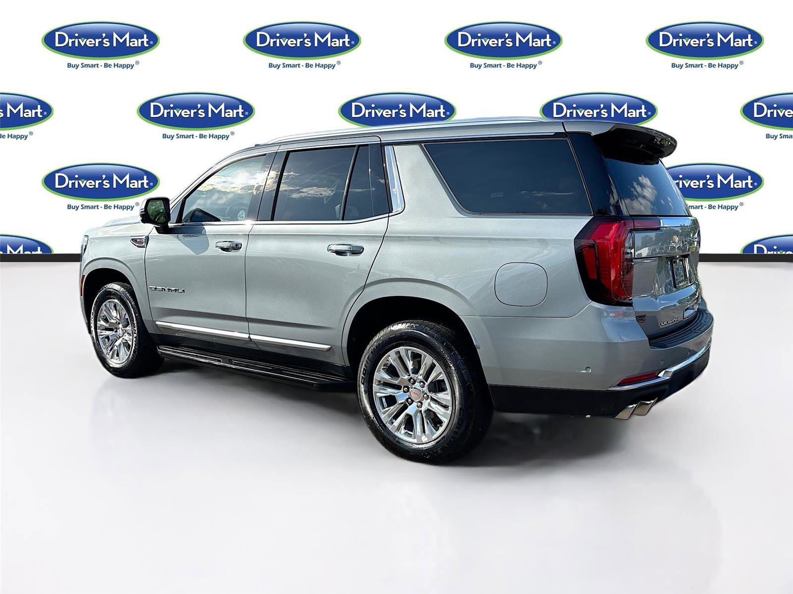 Used 2025 GMC Yukon Denali RWD image 5