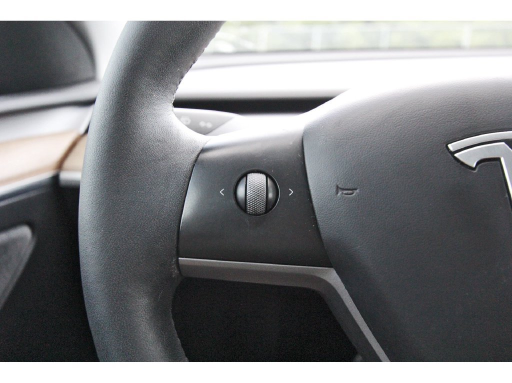 Used 2023 Tesla Model Y Long Range AWD/4WD image 18