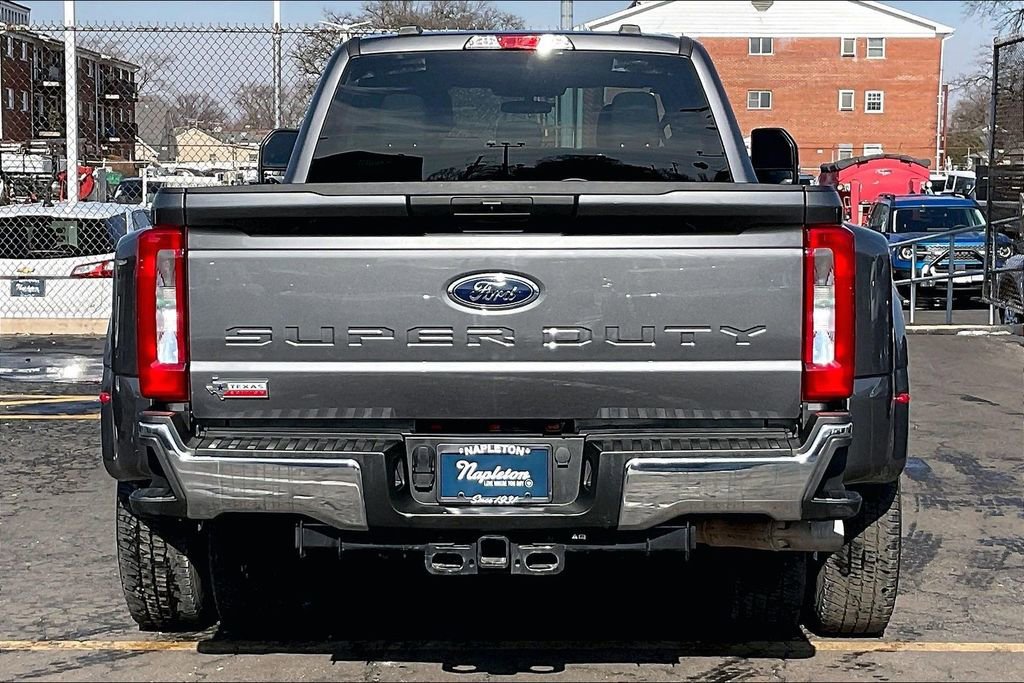 Used 2024 Ford F350 XLT image 3