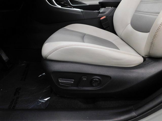 Used 2021 Toyota RAV4 XLE Premium image 19