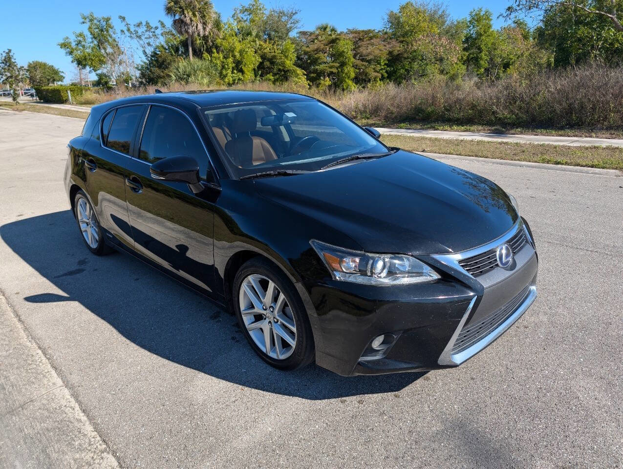Used 2016 Lexus CT 200h image 4