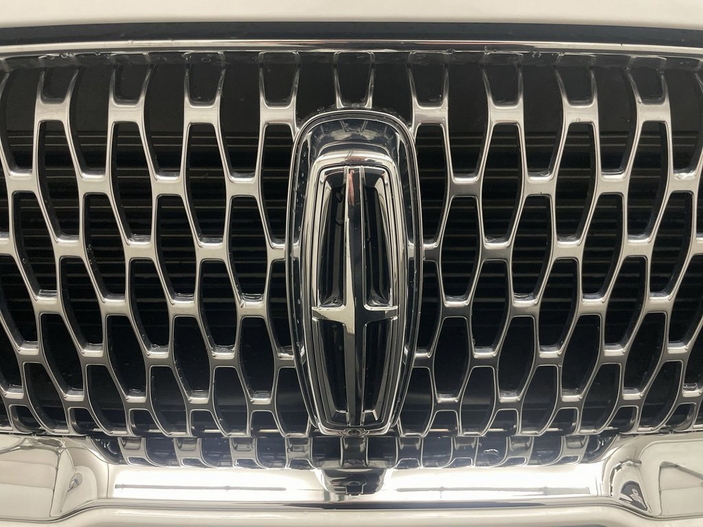 Used 2022 Lincoln Corsair Reserve w/ Equipment Group 201A image 26