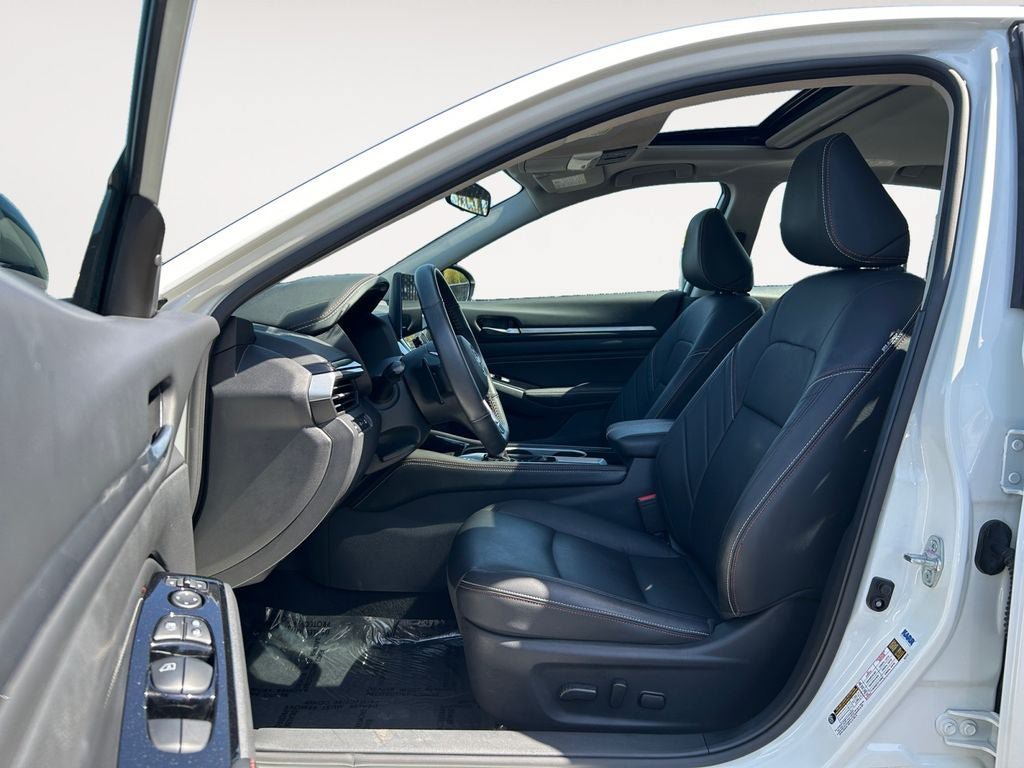 Used 2023 Nissan Altima 2.5 SR w/ SR Premium Package AWD/4WD image 6