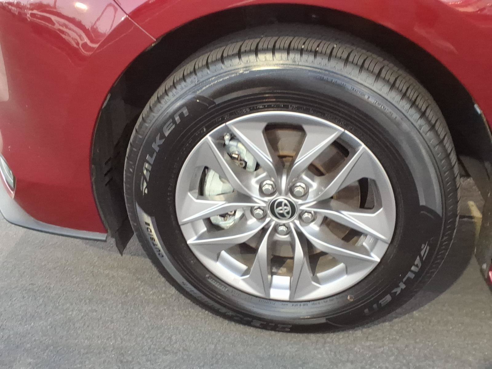 Used 2021 Toyota Sienna LE FWD image 9