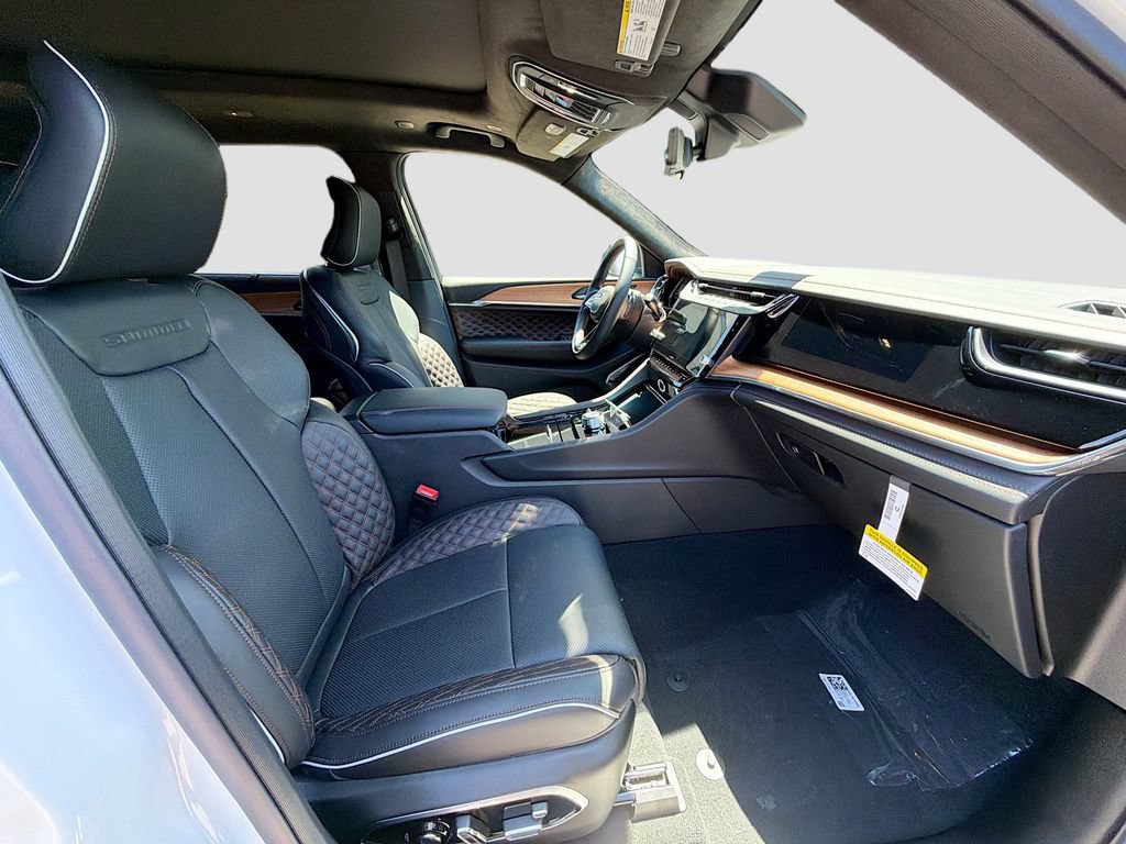 New 2026 Jeep Grand Cherokee L Summit AWD/4WD image 17