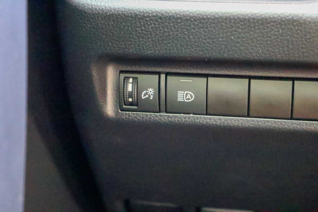 Used 2022 Toyota RAV4 XLE Premium FWD image 20
