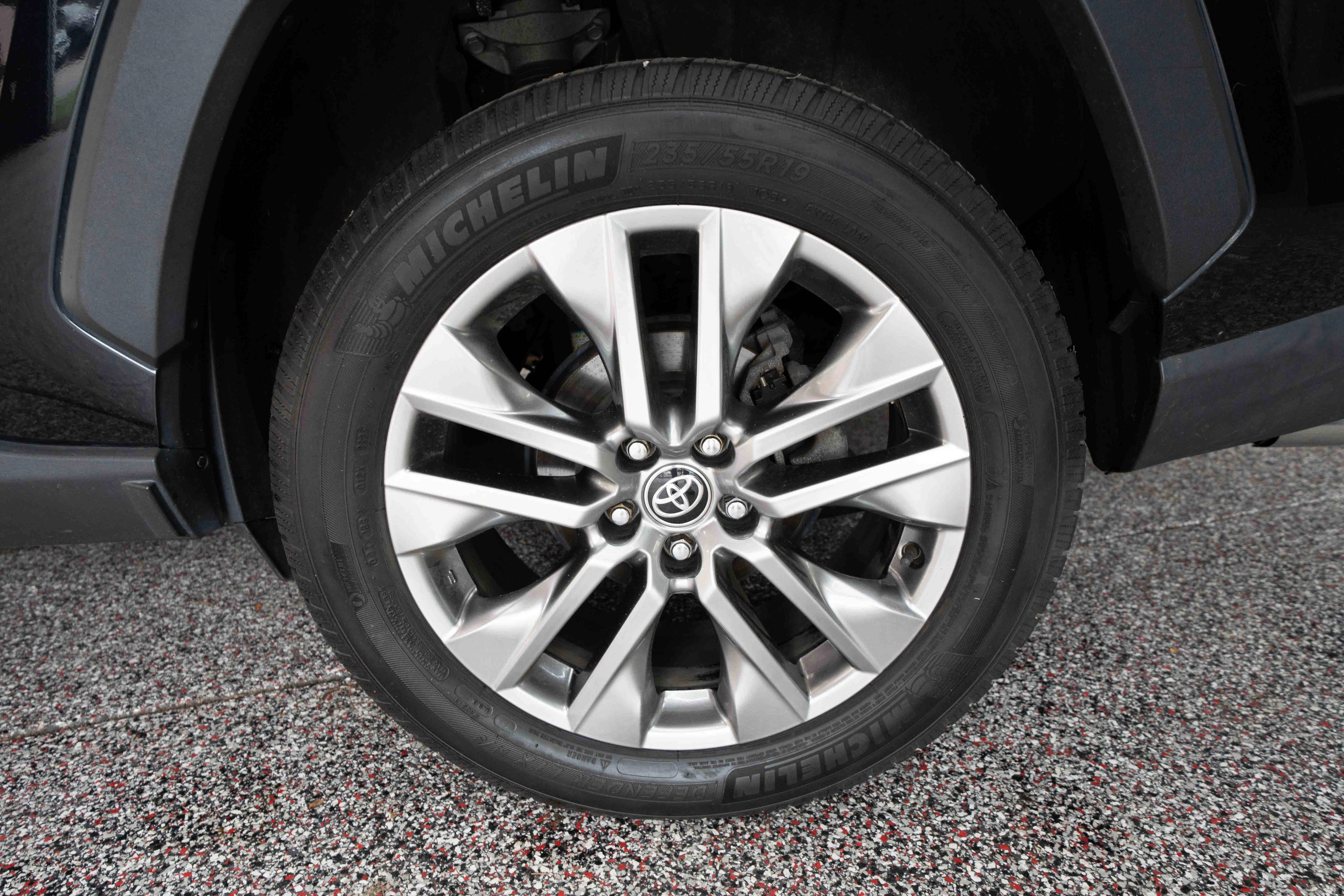 Used 2020 Toyota RAV4 Limited AWD/4WD image 30