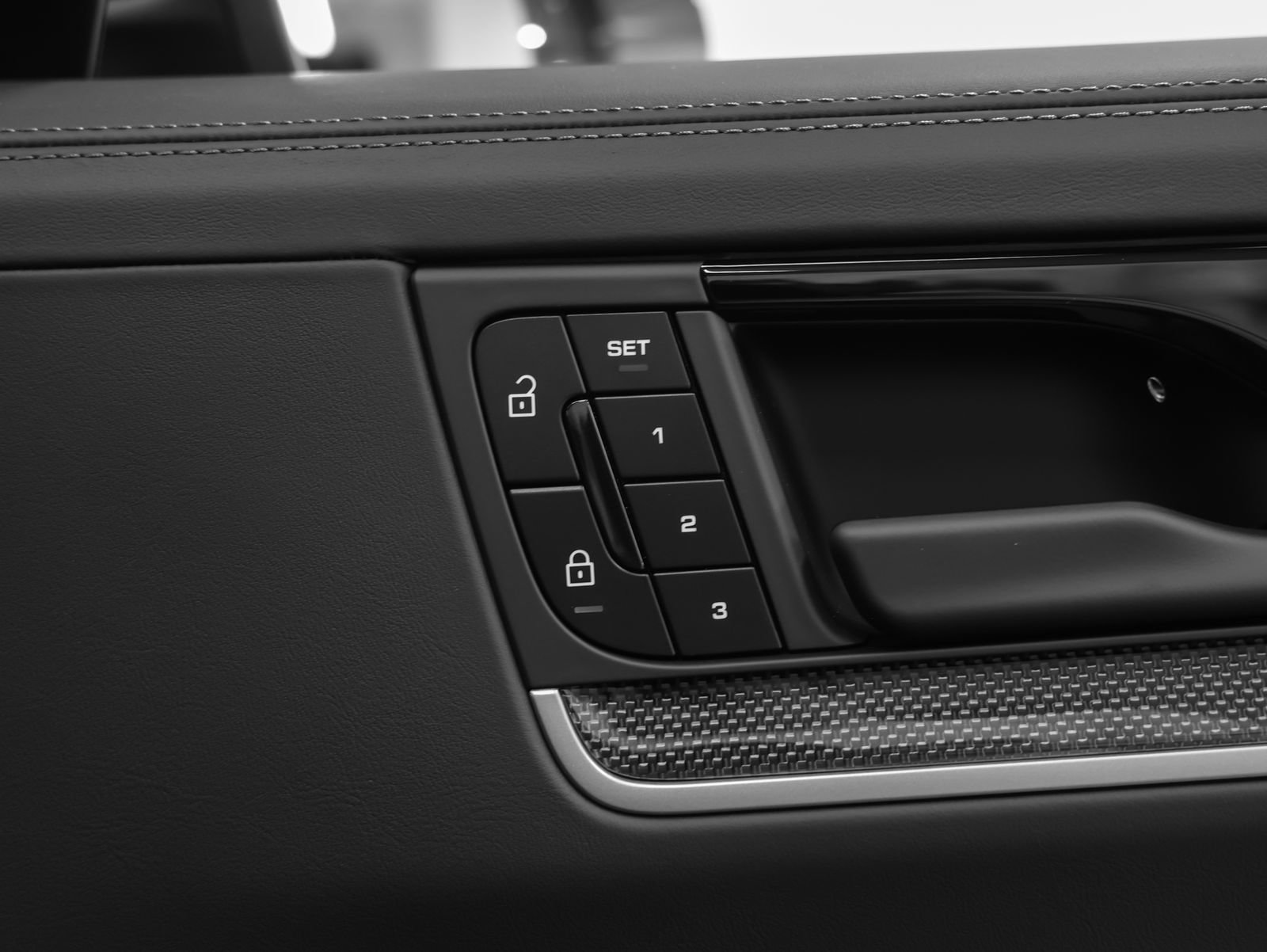 New 2026 Porsche Cayenne E-Hybrid Coupe AWD/4WD image 21