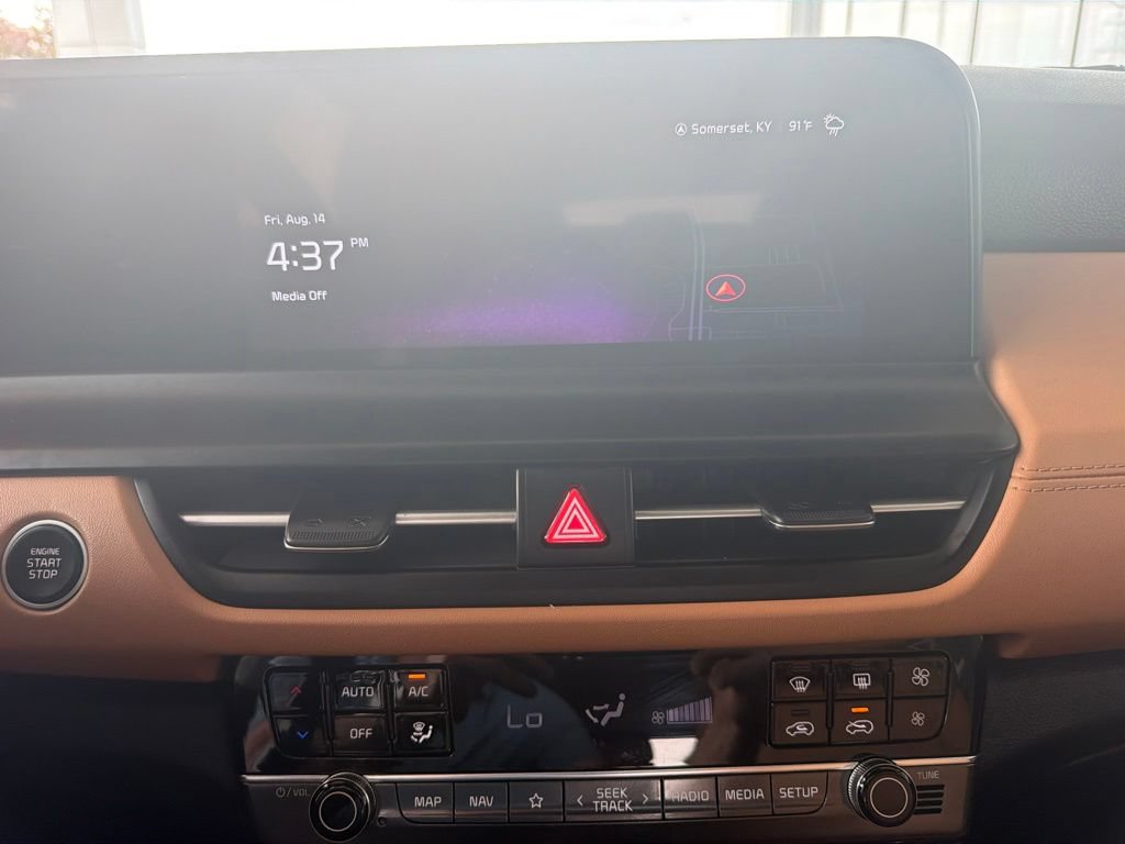 Used 2024 Kia Seltos EX AWD/4WD image 14