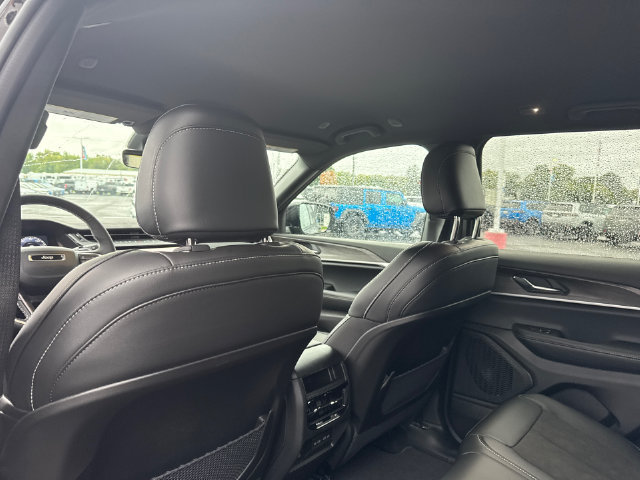 New 2027 Jeep Grand Cherokee Altitude AWD/4WD image 25