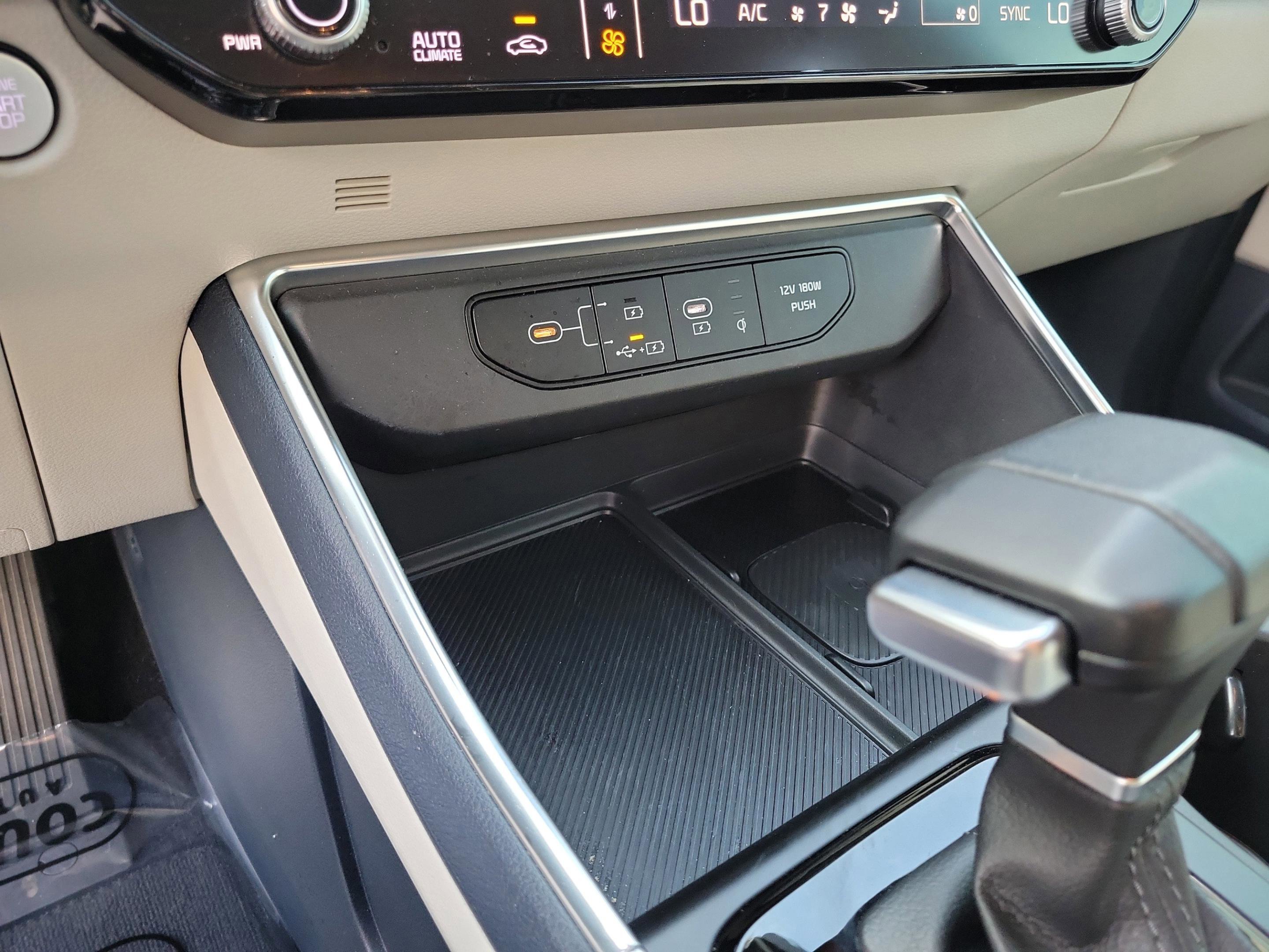Used 2026 Kia Carnival EX FWD image 20