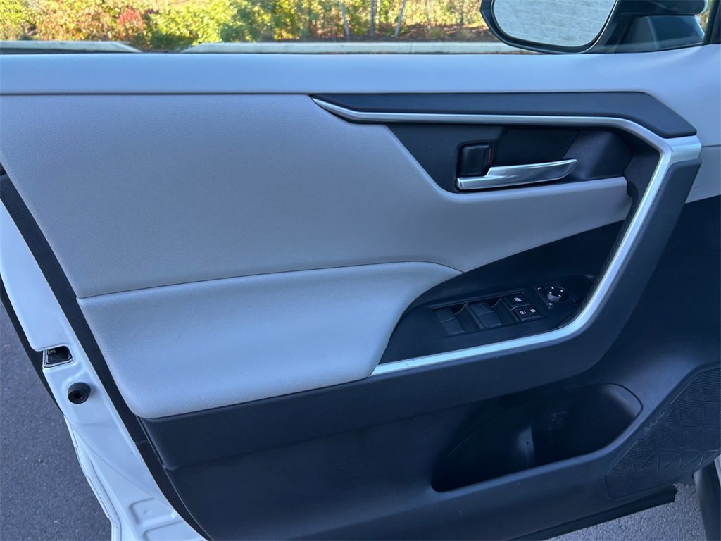 Used 2021 Toyota RAV4 XLE image 23
