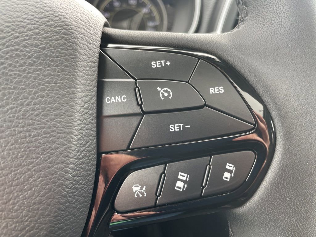 Used 2023 Jeep Cherokee Altitude Lux w/ Lux Elite Package image 14